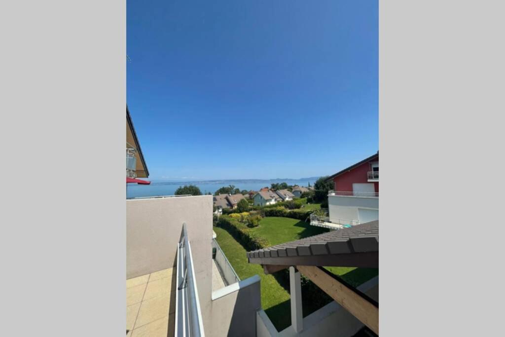 Superbe Au Calme Avec Vue Sur Le Lac. Apartment *