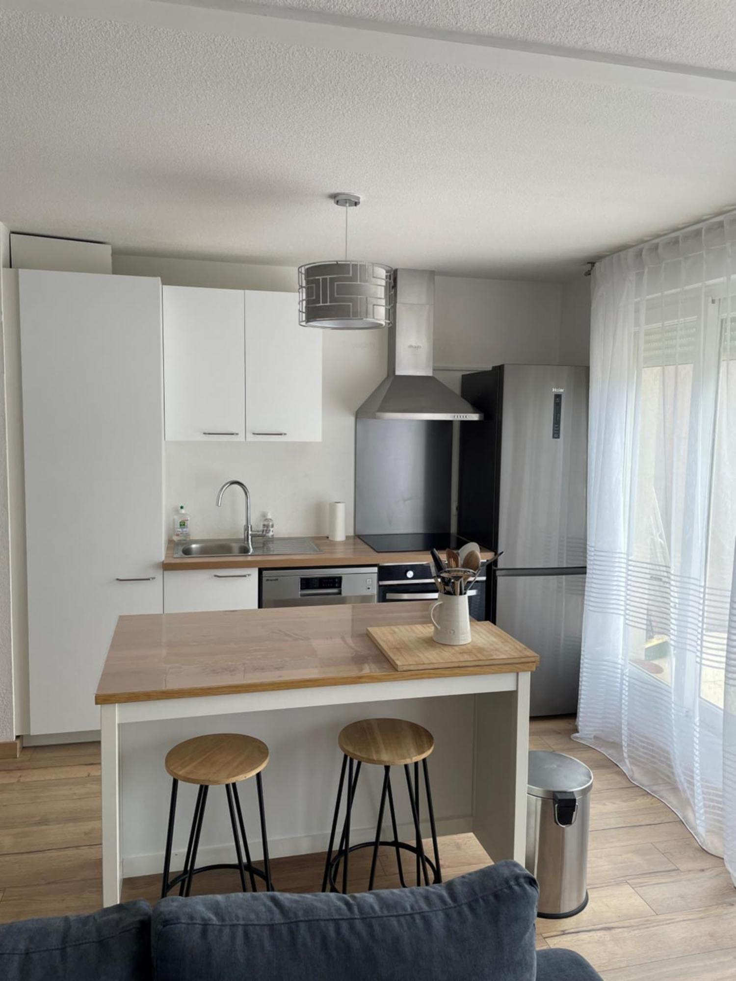 Superbe Au Calme Avec Vue Sur Le Lac. Apartment